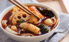 知名麻辣燙出現(xiàn)食品安全問題，如何保障吃的安全？